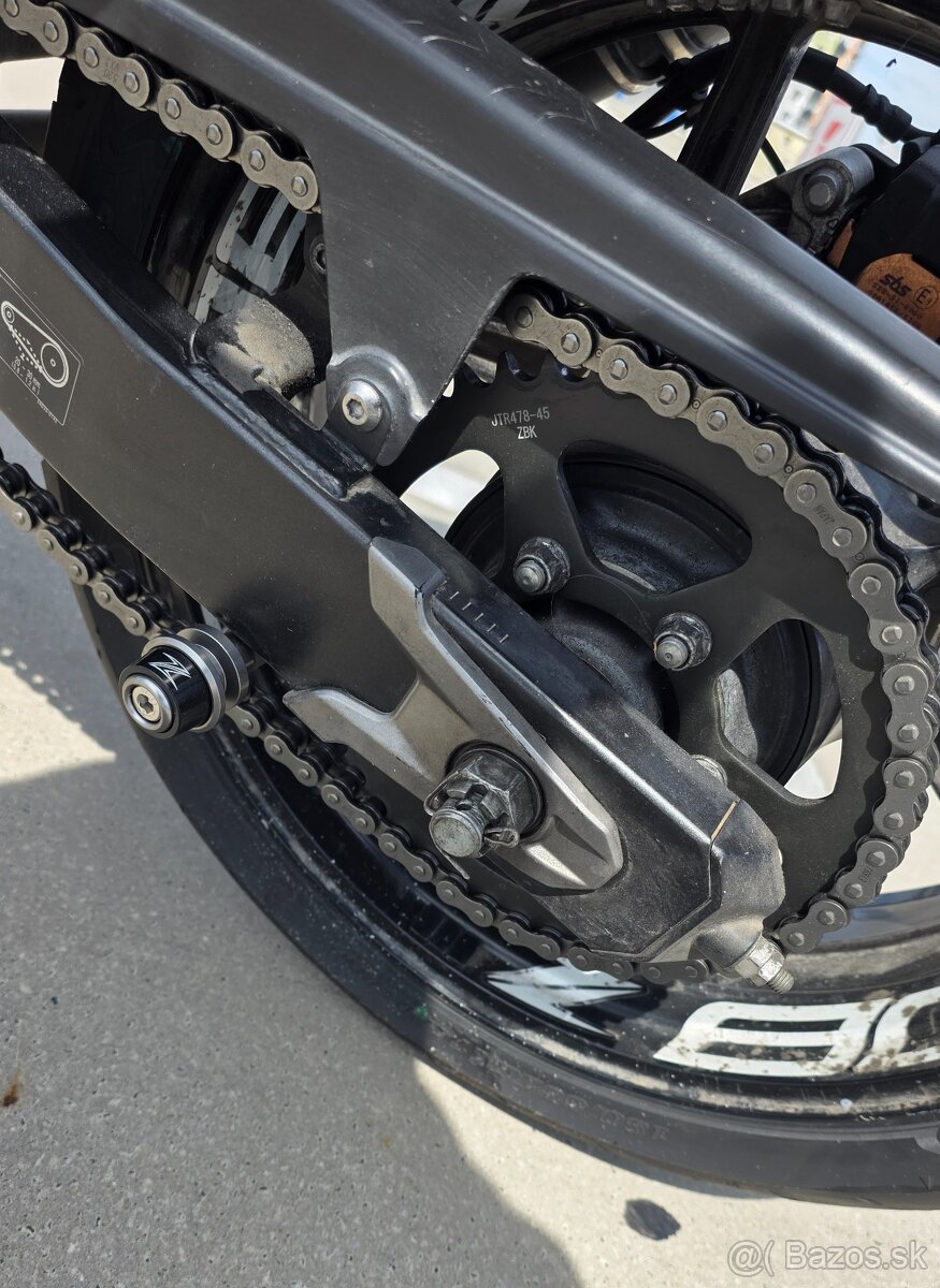 Kawasaki Z800, Z 800 - 12