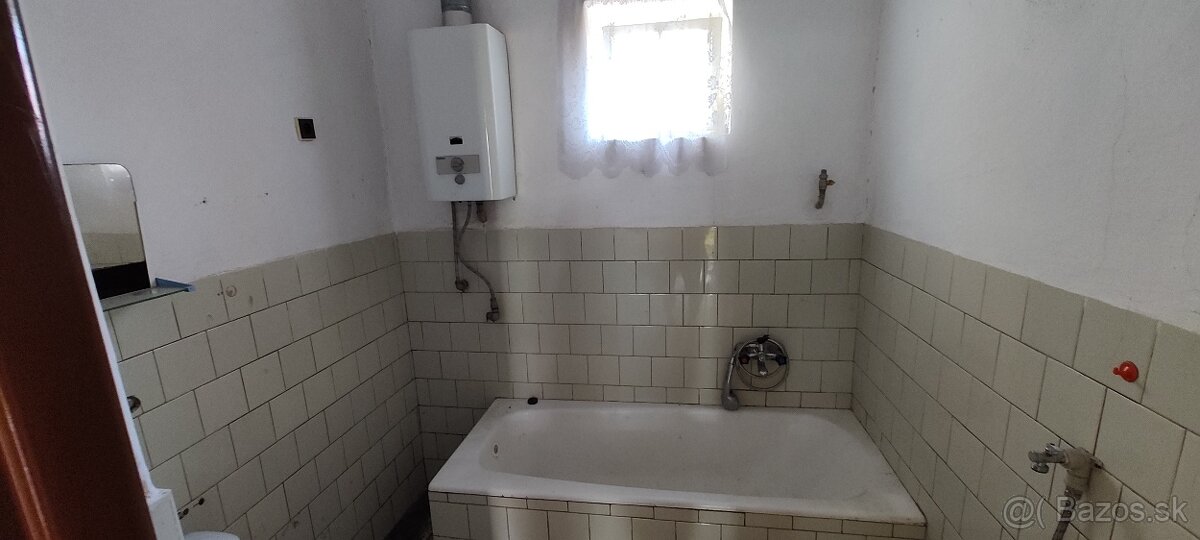 Predám rodinný dom so záhradou - 12