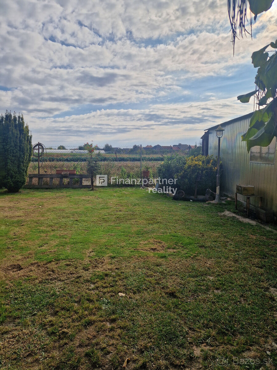 (F156-12-REMAE)Dva rodinné domy na jednom pozemku Tomášikovo - 12