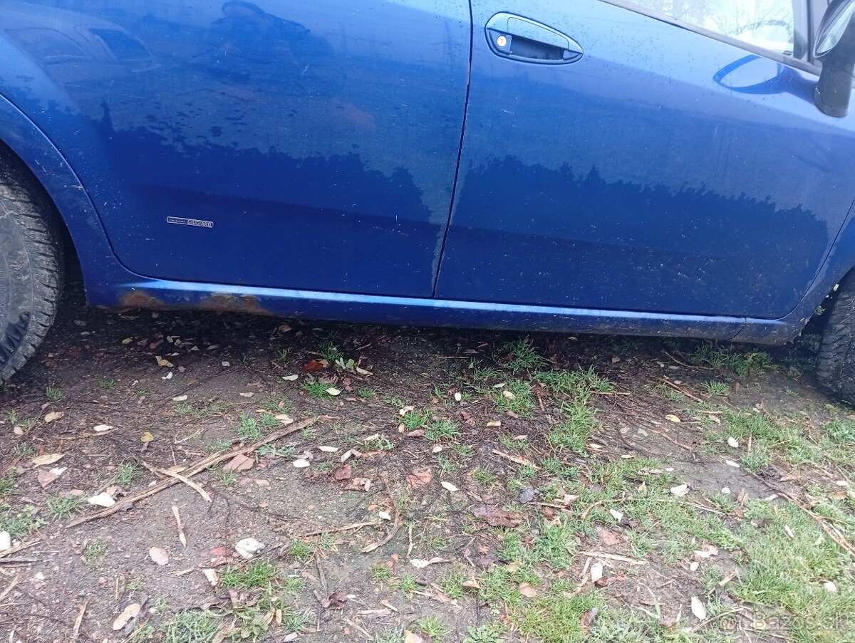 Predám Fiat Punto geande 1.4 benzín 57 kw - 12