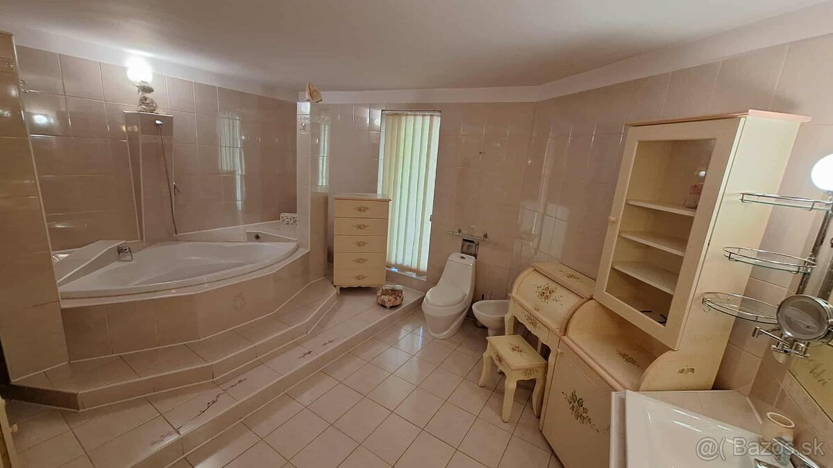 PREDAJ-Kompletne prerobený 5 izb.RD s garážou v Komárne - 12