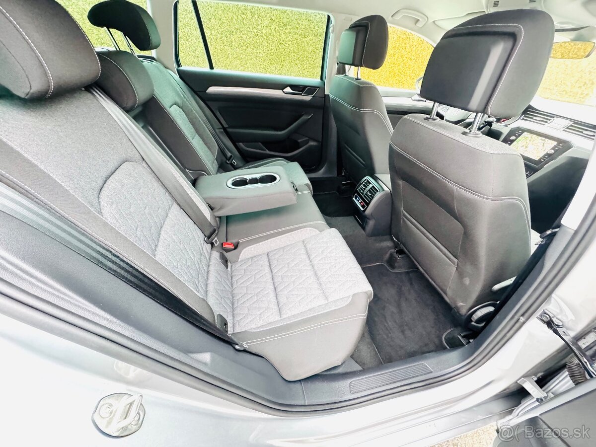 VVW Passat Variant 2.0 TDi DSG Business 2023 110kW NAVI,LED - 12