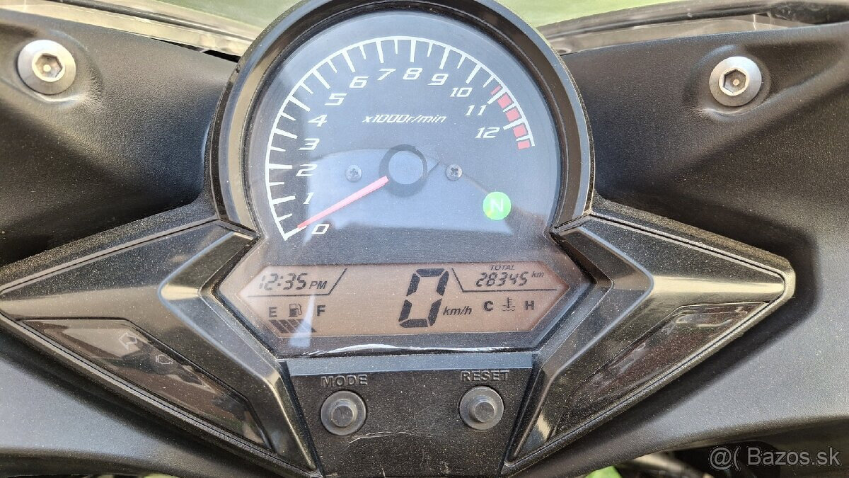 Honda CBR125R 2. generacia - 12