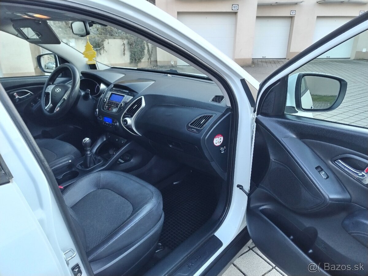 Hyundai x35 2.0 CRdi Style 4wd R.V.2011 Panorama - 12