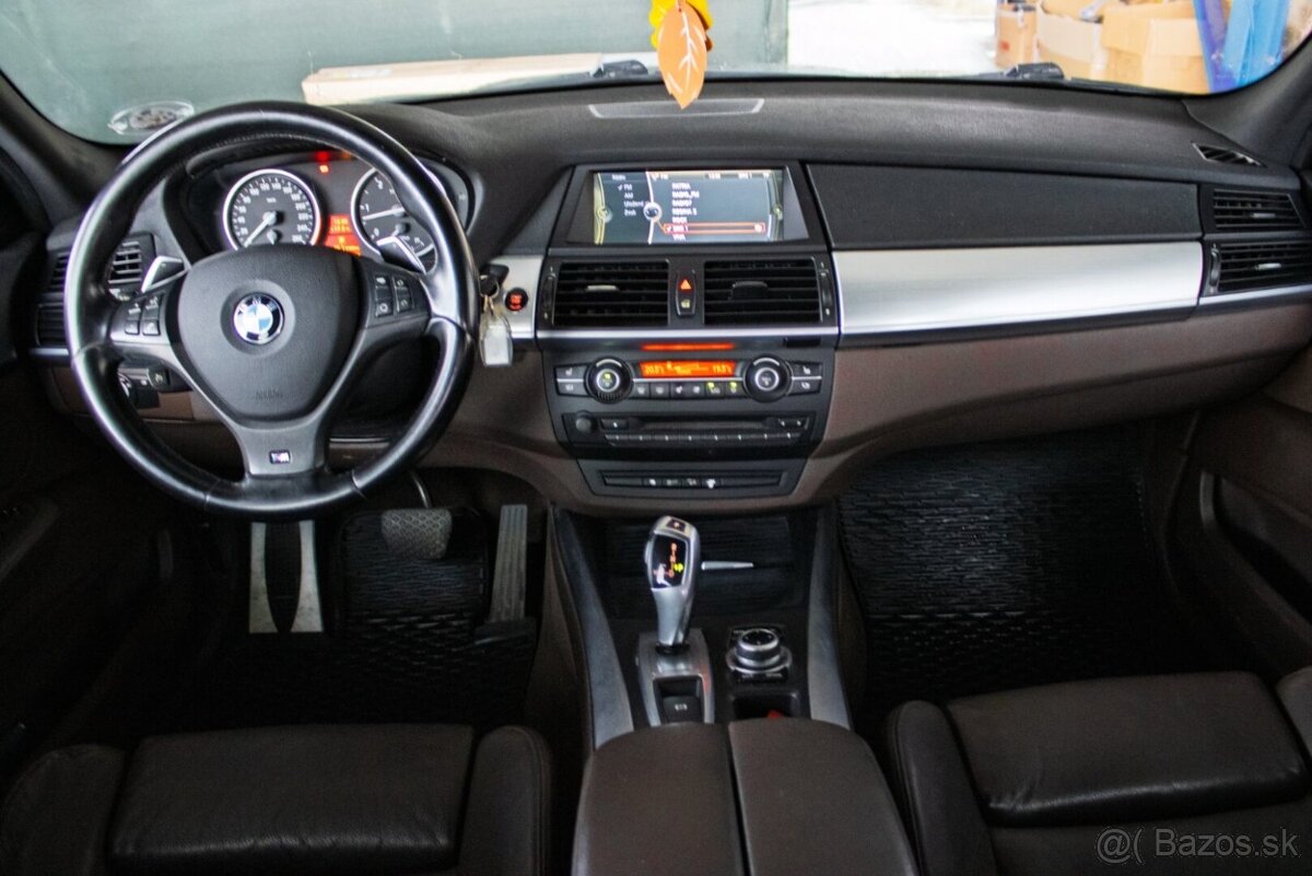 BMW X5 xDrive30d M packet 180kW AT8 - 12