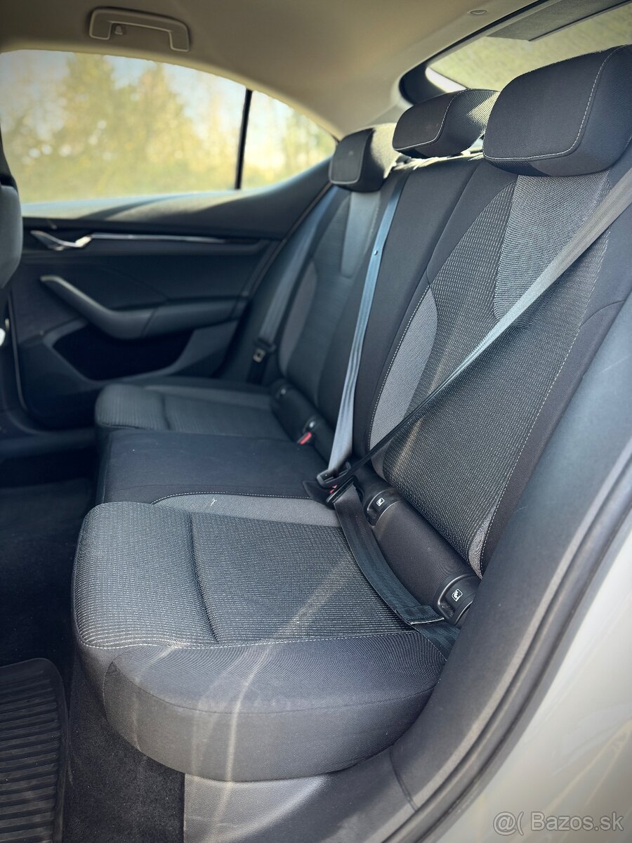 ŠKODA OCTAVIA 2.0 TDi - 12