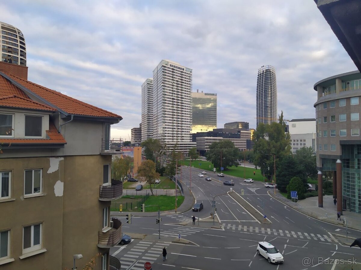 Ihneď voľný 2i byt v Starom Meste, Lazaretská ul. - 12