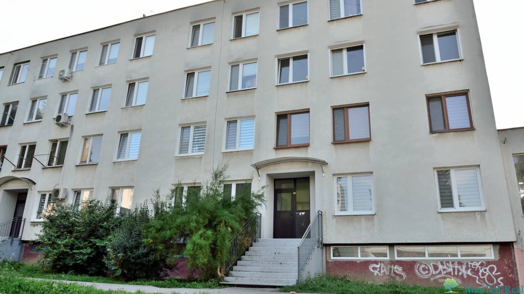 Pohodový 4-izbák v centre Trebišova – ideálny pre rodinu aj - 12