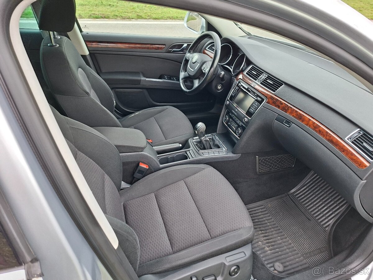 Škoda Superb Combi 2.0 TDI - 12