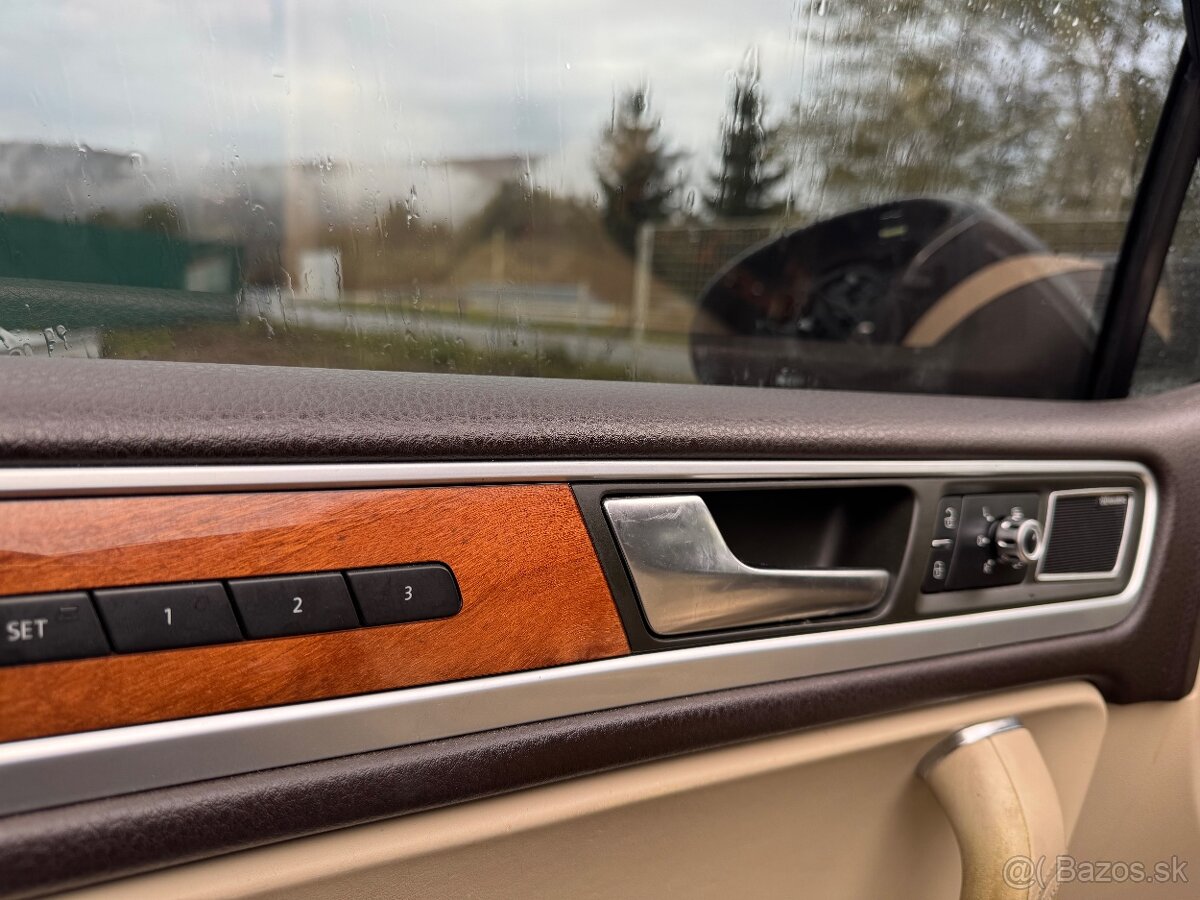 Volkswagen Touareg 3.0 TDI 176kW - 12