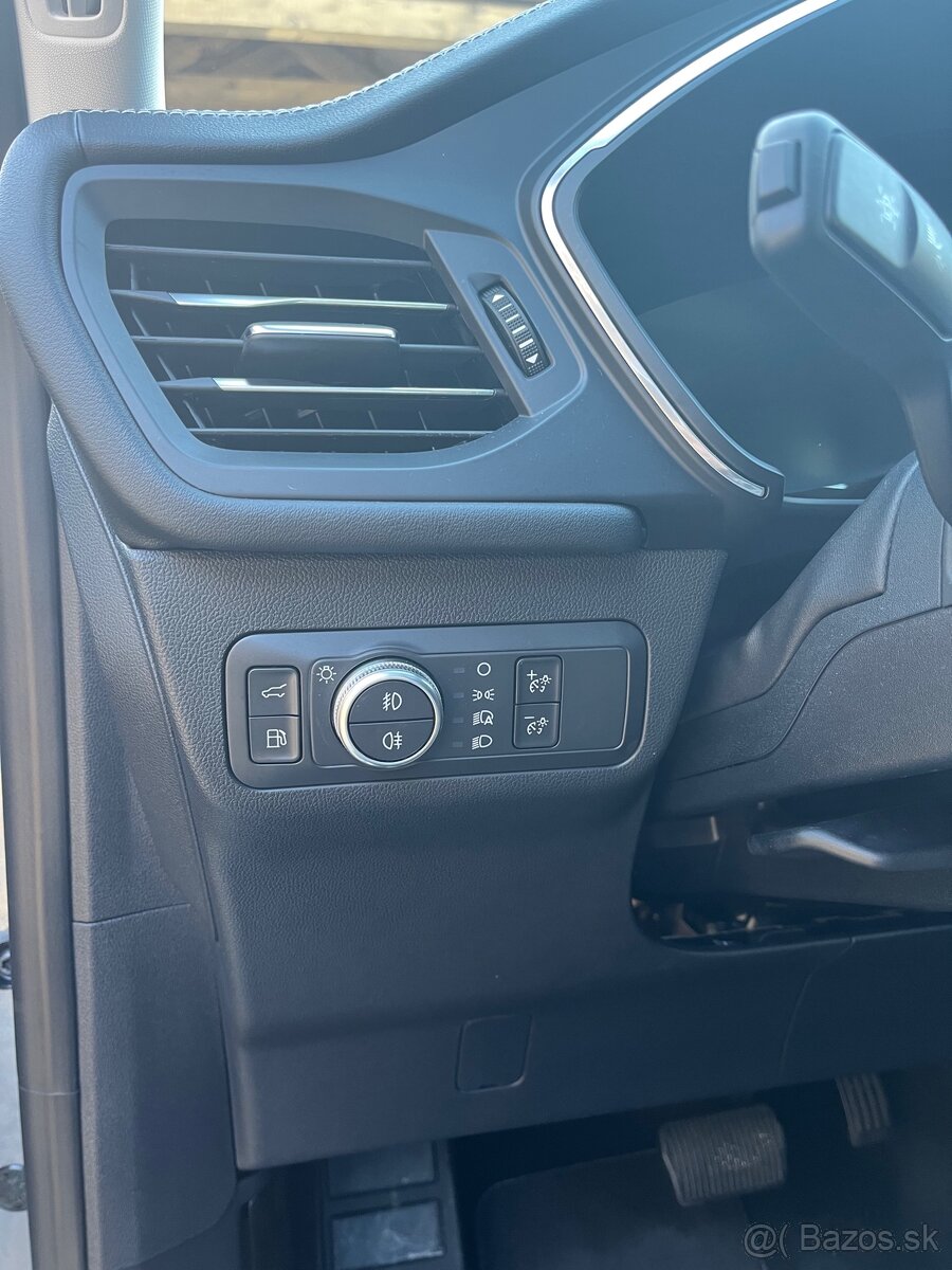 Ford Kuga PHEV Vignale - v záruke, top stav. - 12