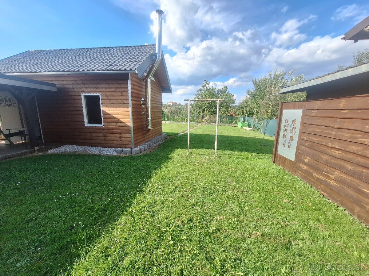 Zahrada s chatkou - 12