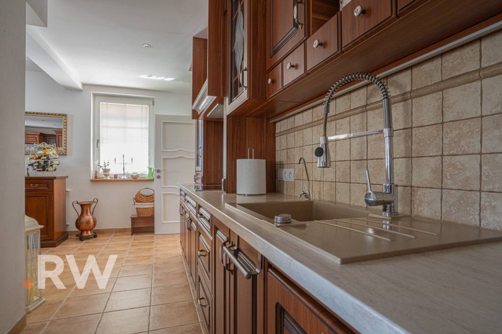 REWIN I Majestátny rodinný dom s investičným potenciálom - 12