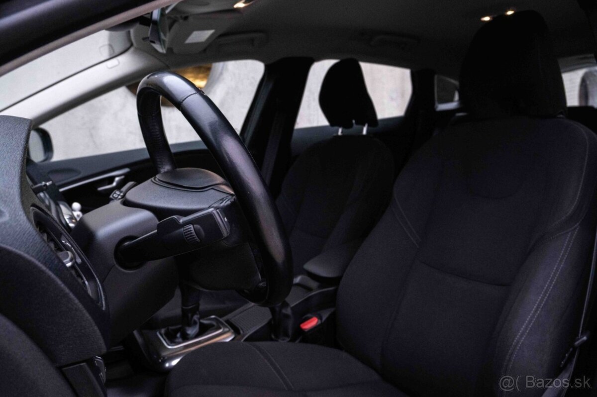 Volvo V40 T2 1.6L Momentum - 12