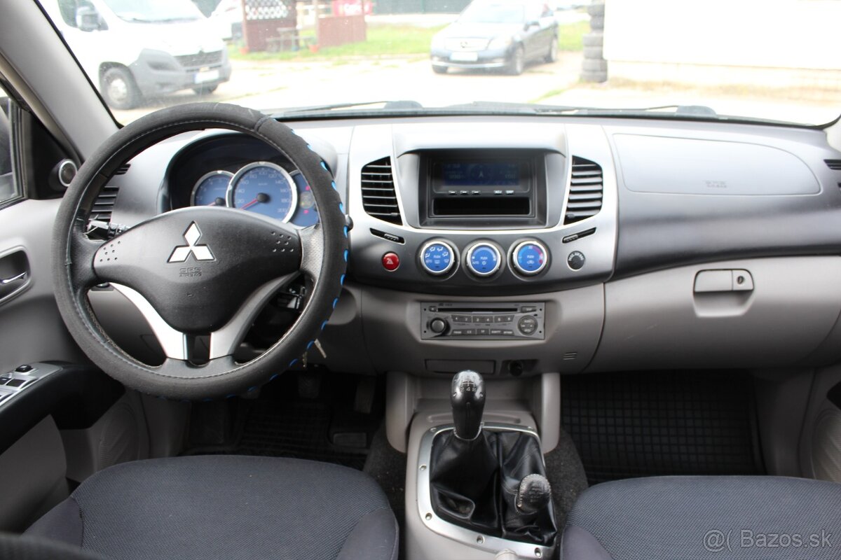 Mitsubishi L200 2.5 DI-D Double Cab Intense - 12