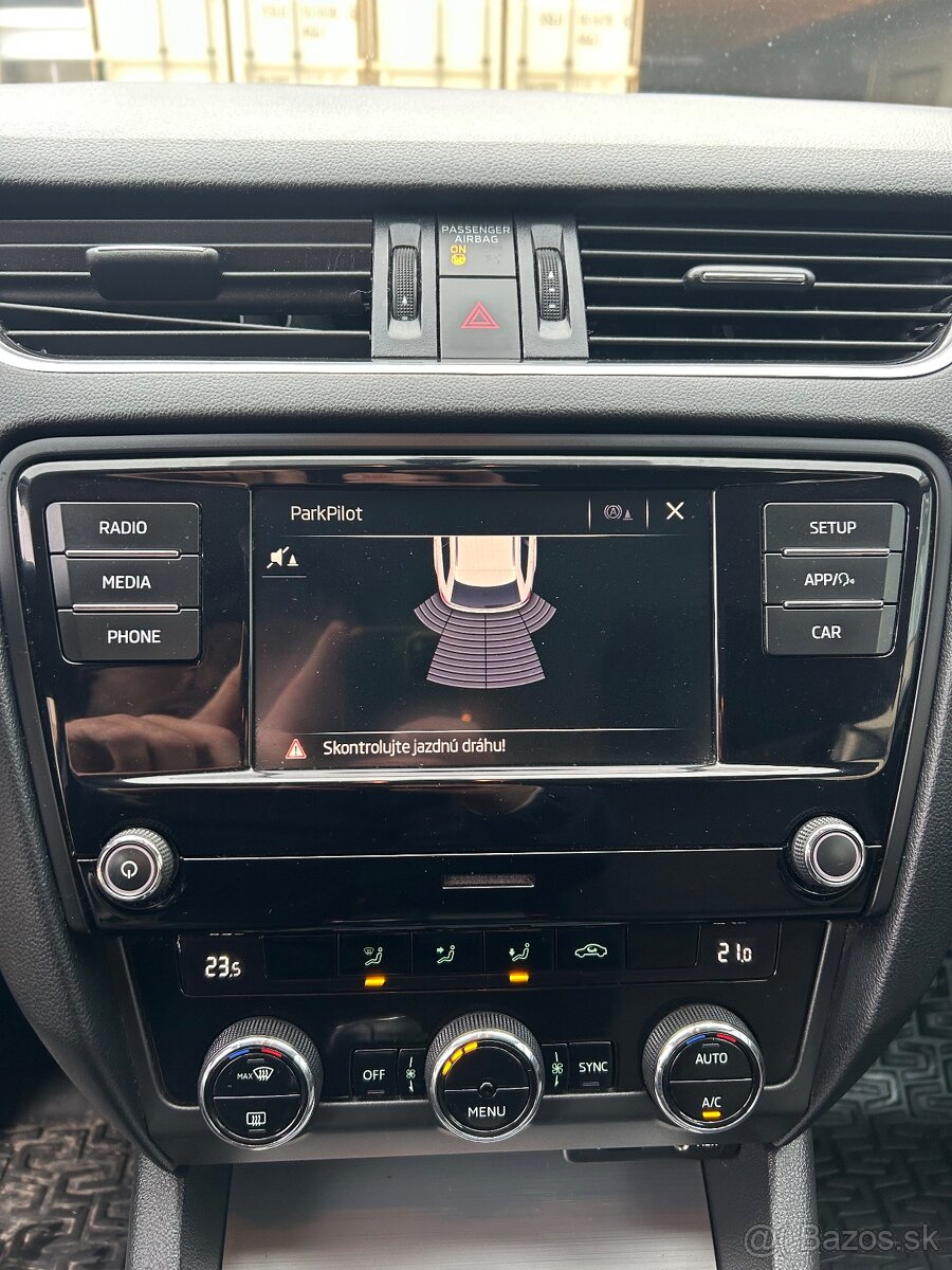 Škoda Octavia 1.6 TDI - 12