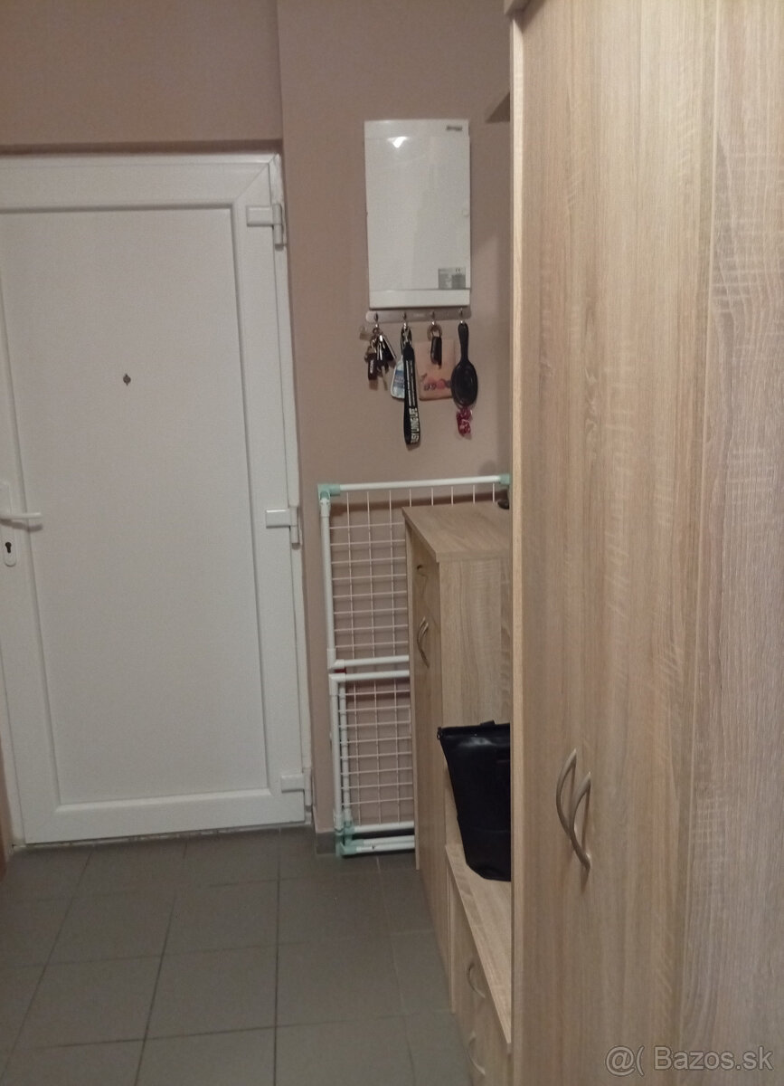 Predaj - 2 izb., 50 m2, 4/4, parkovanie, Rajka - 12