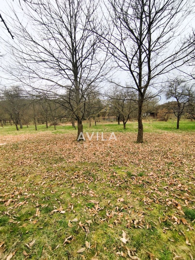 PREDAJ: rekreačný pozemok 6116m2 s chalupou-Prašník - 12