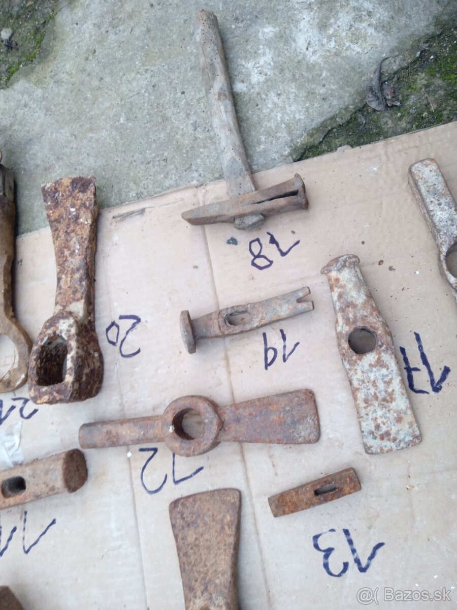 Staré náradie kladivá - 12