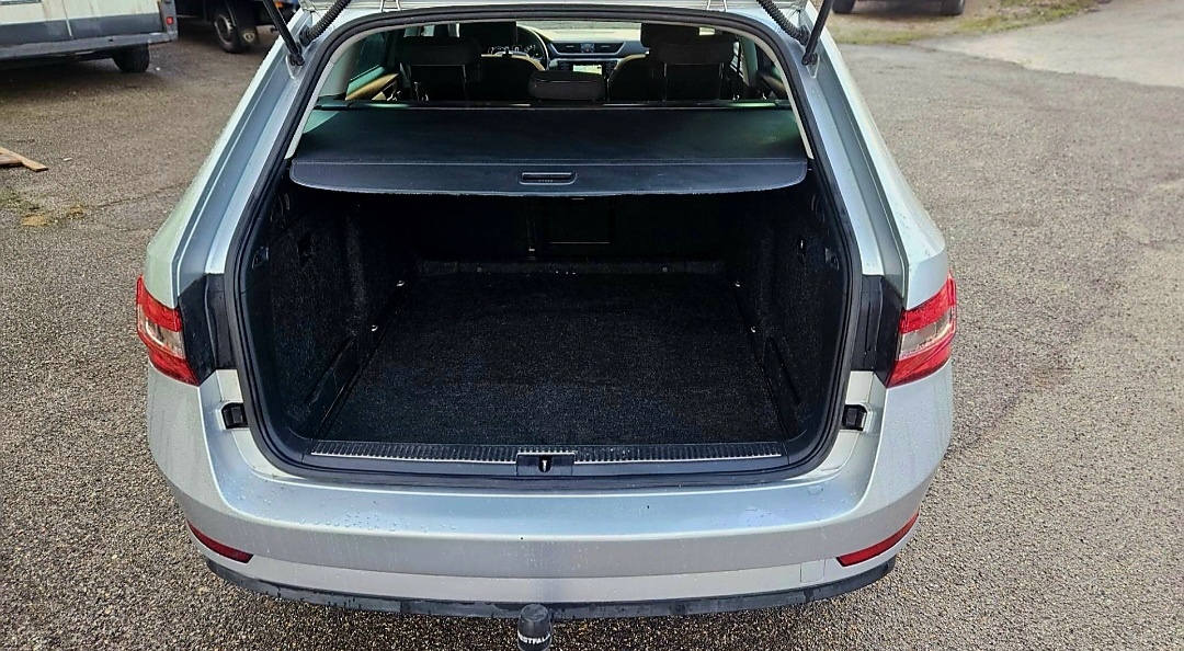 ŠKODA SUPERB COMBI - PREDAJ AJ NA SPLÁTKY - 12