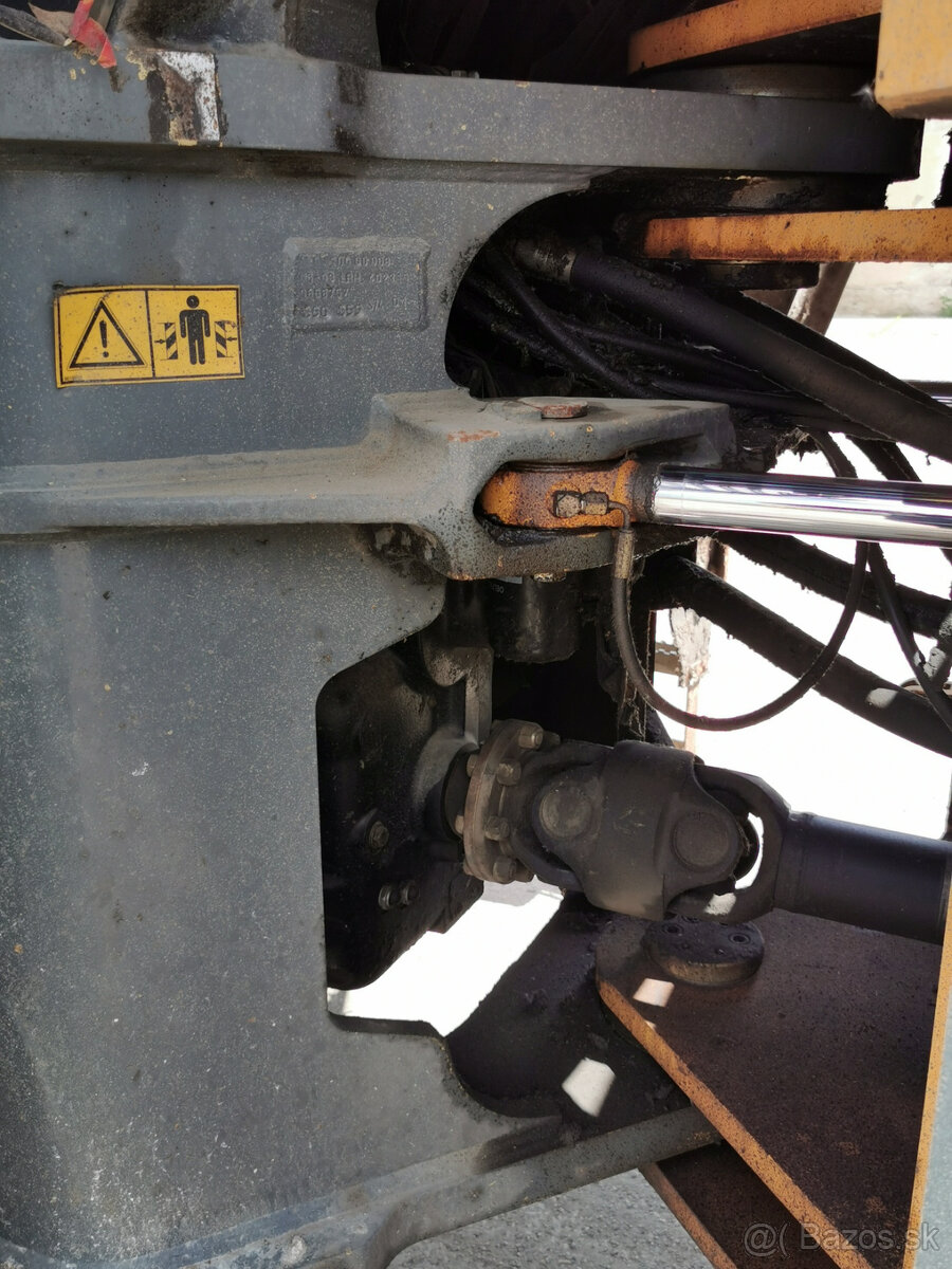 Prodám kolový nakladač LIEBHERR L564 - 12