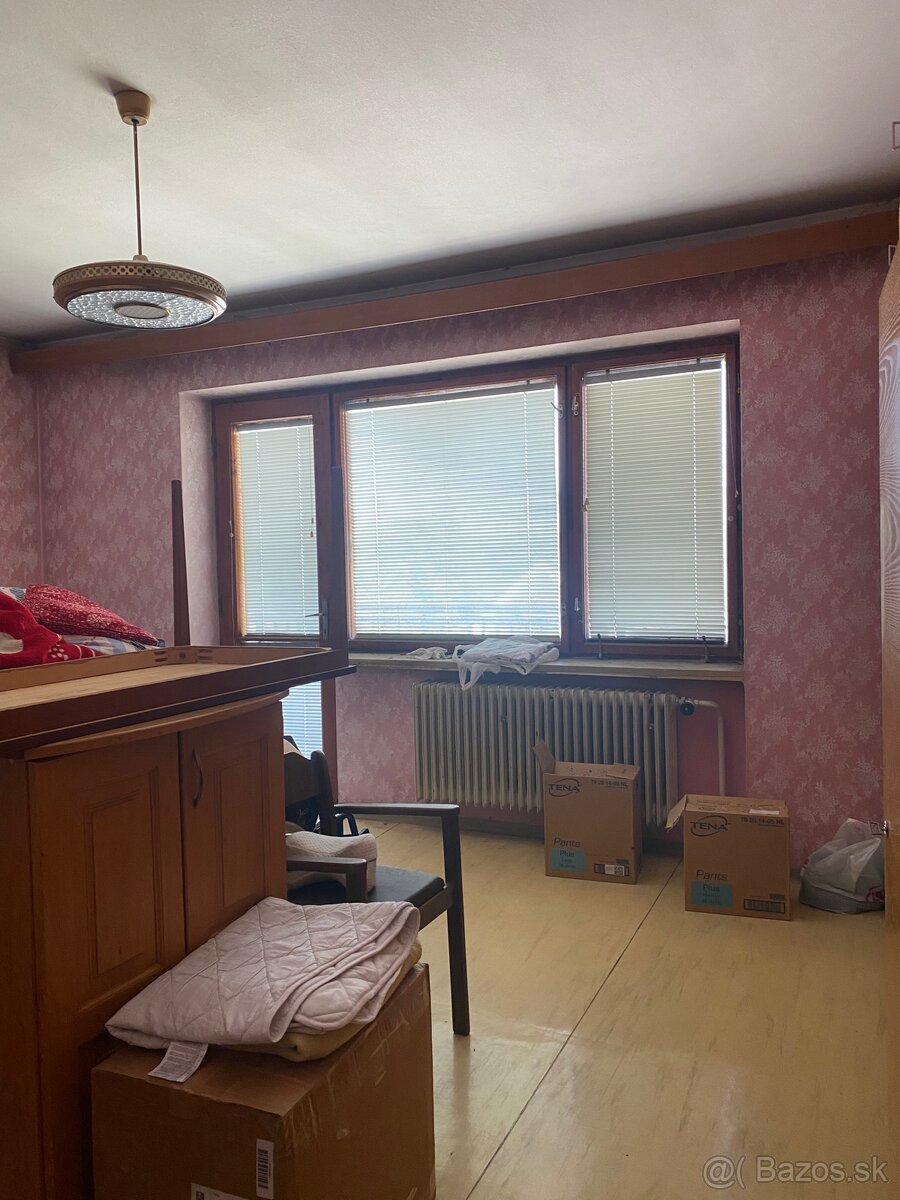 Ponúkam na predaj 5 izb, rodinný dom v obci Kocurice. - 12