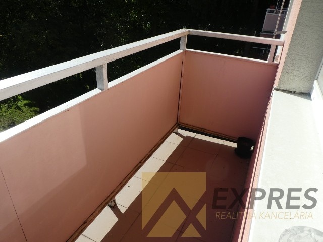 RK EXPRES - na predaj 3 izbový byt v Handlovej, ul. MC. - 12