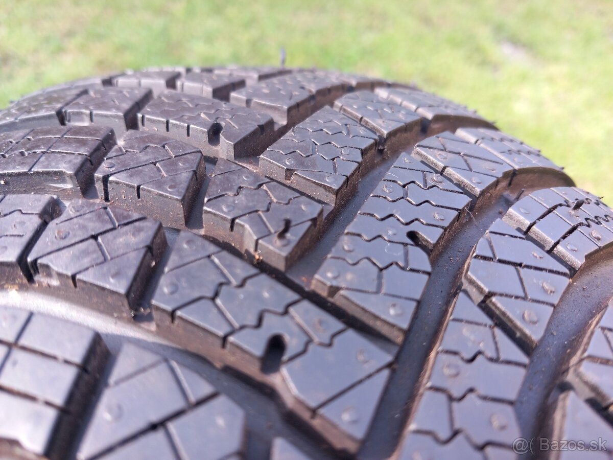 205/60 r16 zimne pneumatiky - 12