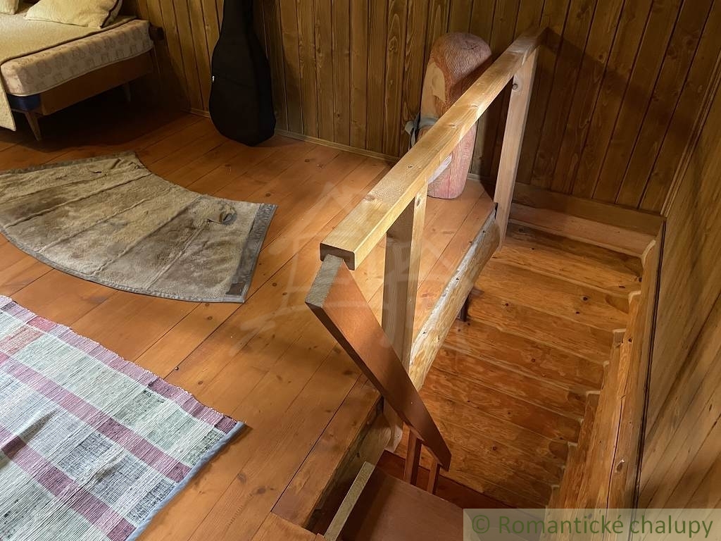 Kanadský zrub pod lesom neďaleko Košíc - 12