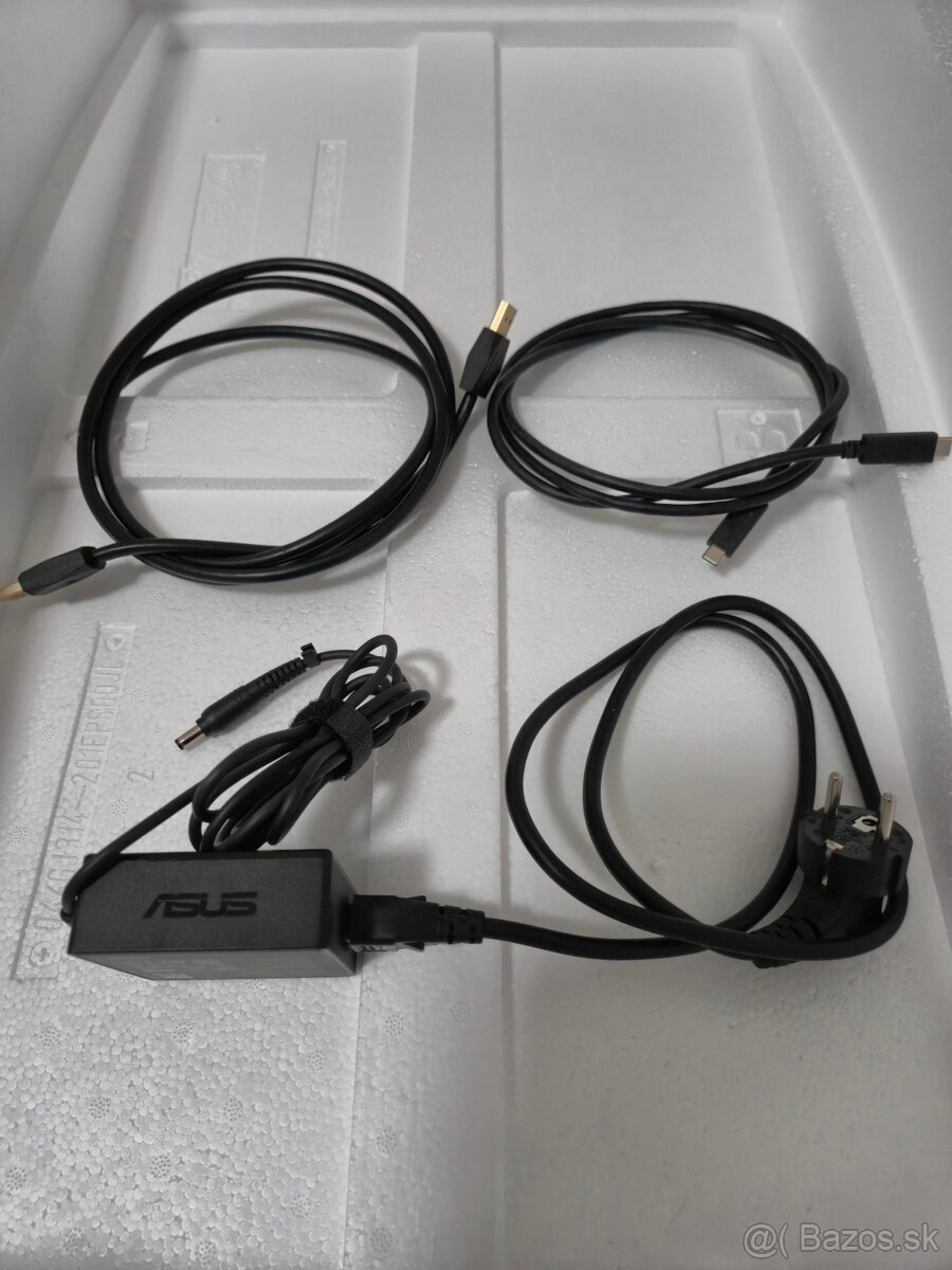 32" - ASUS ROG Strix XG32VC - 12