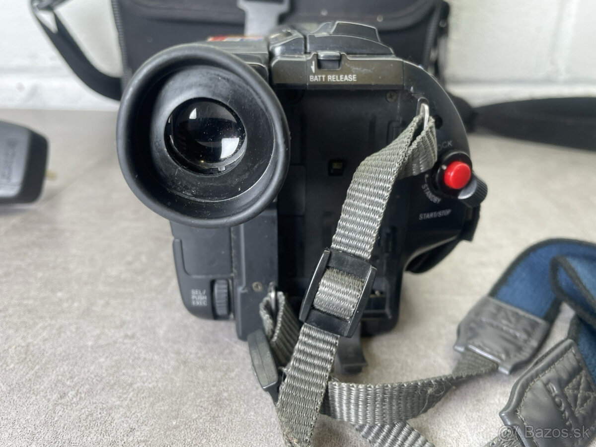 Sony Handycam Video 8 XR - 12