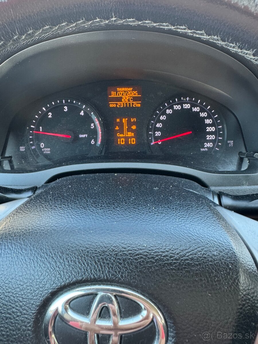 TOYOTA AVENSIS T27 2013 - 12