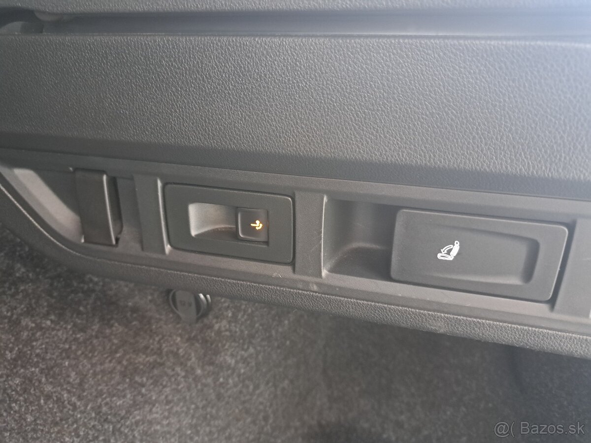 Škoda Octavia Combi 4 Premium DSG - 12