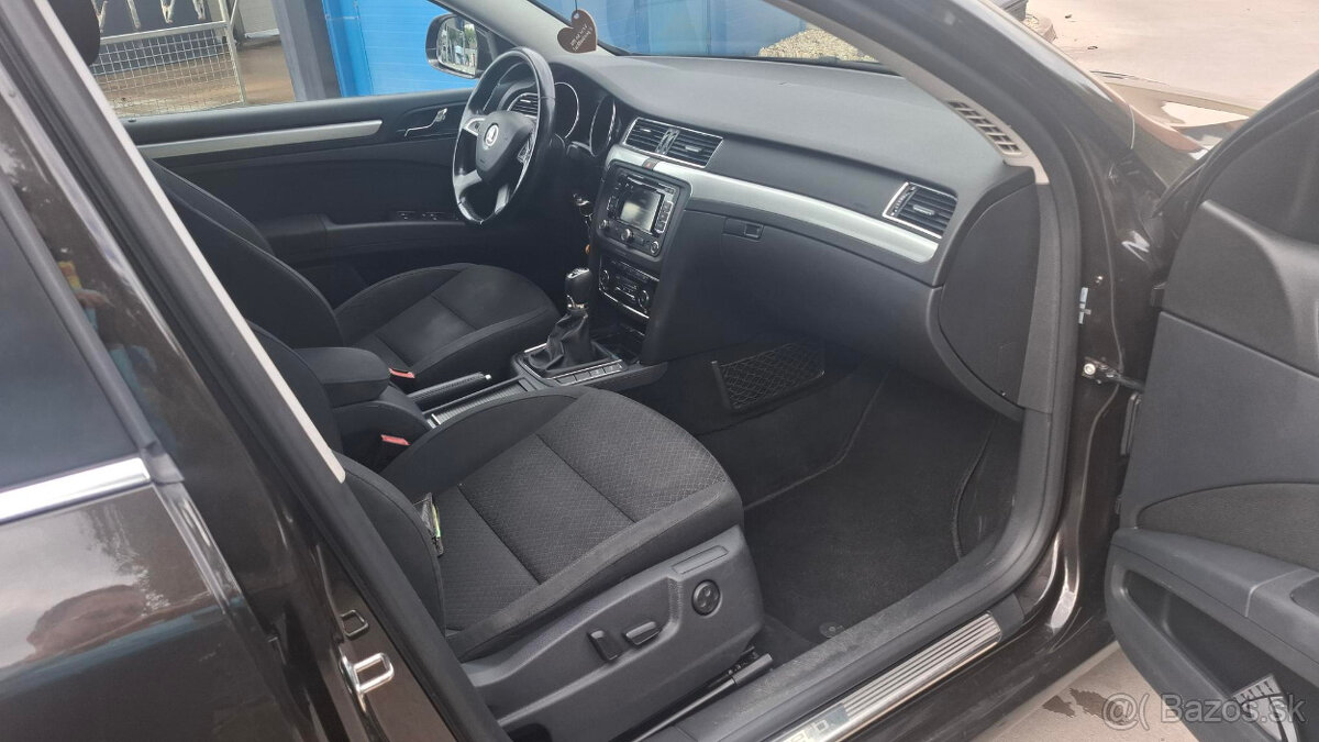 Škoda Superb Combi 1.6 TDI Greenline - 12