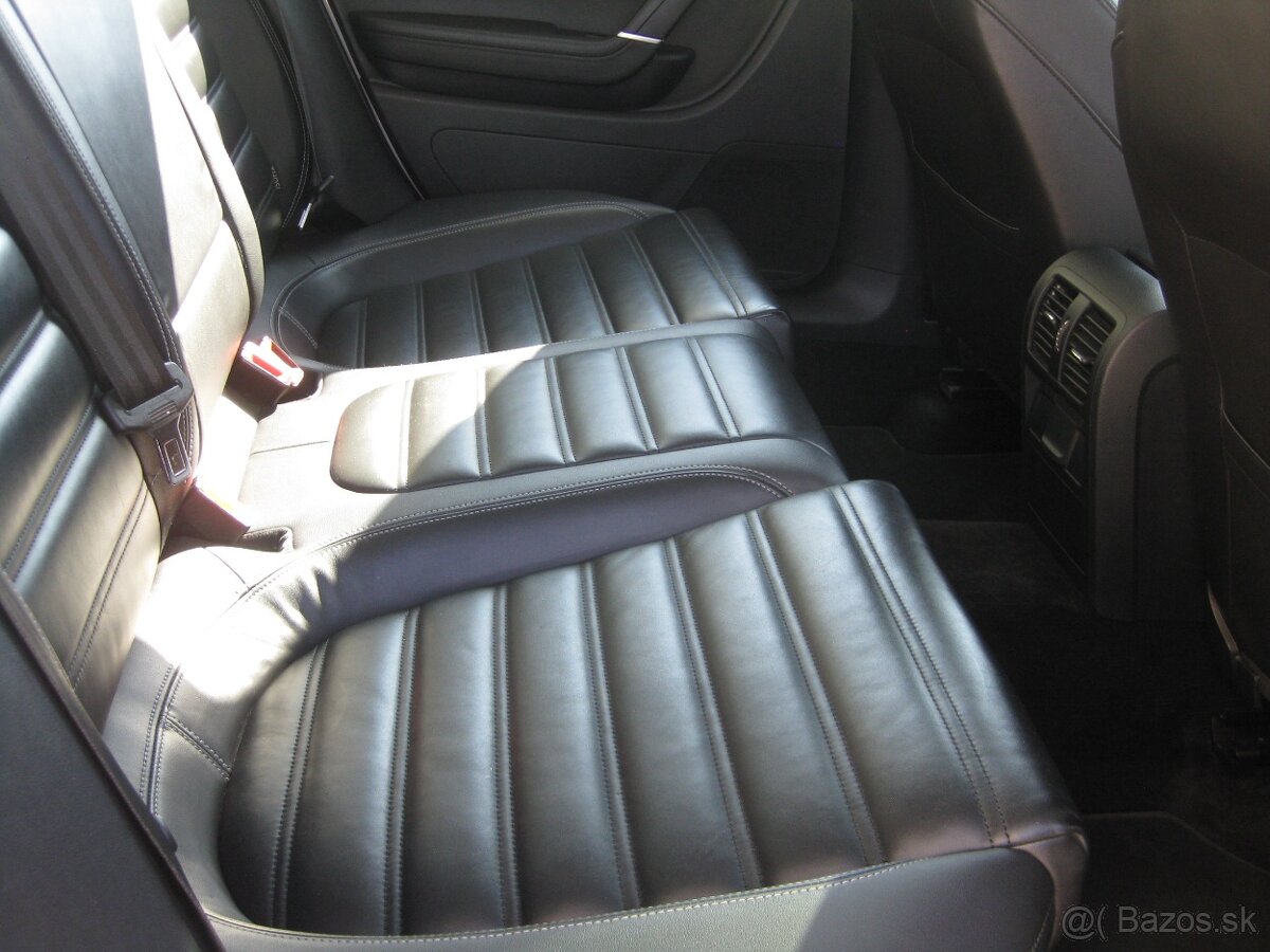 Predám VW Passat CC Highline 2.0TDI 135kW A6 - 12