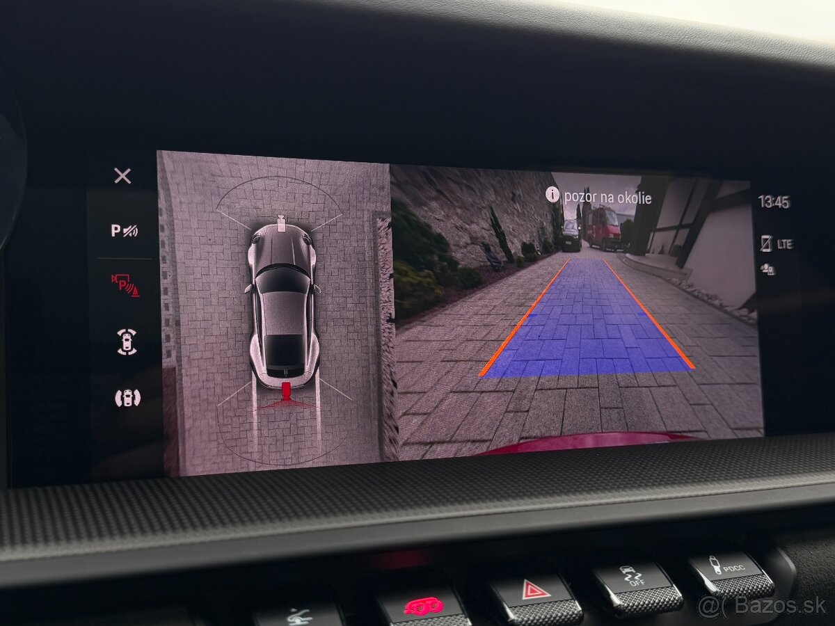 Porsche 911 Carrera 4 GTS - 12