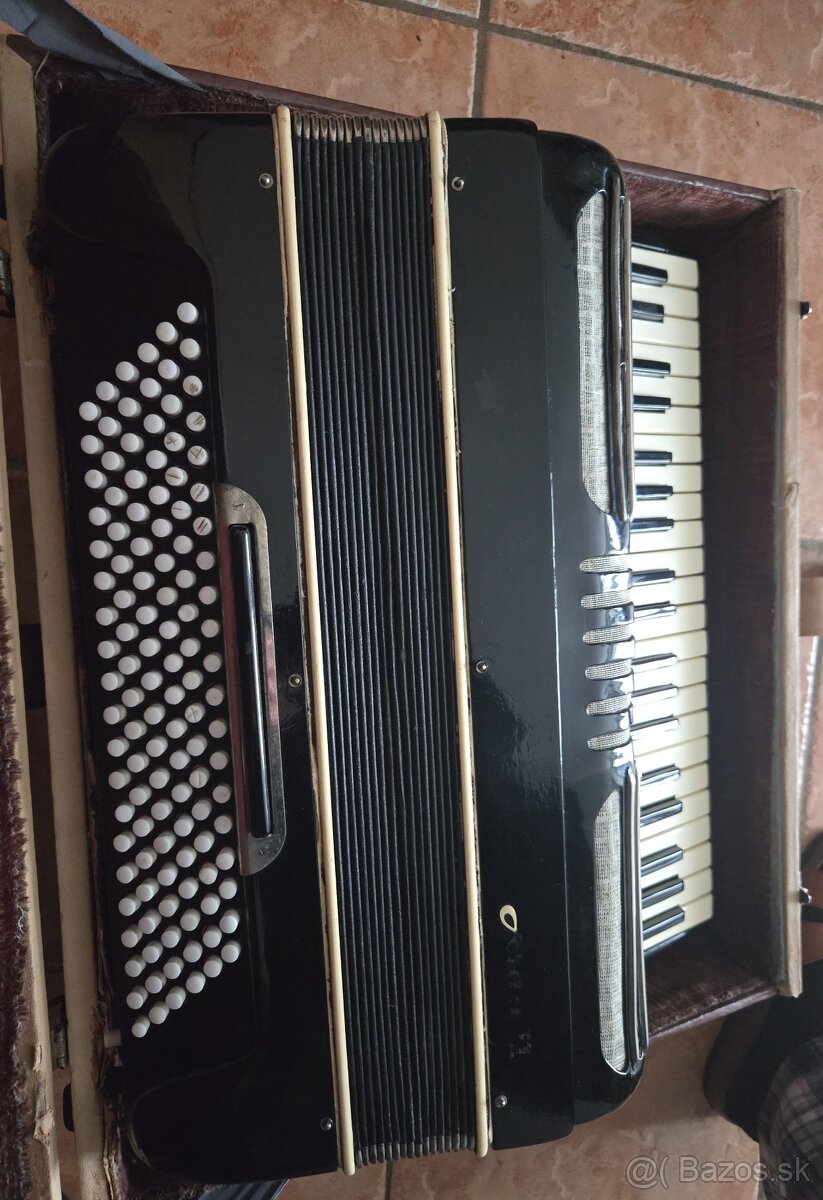 Acordeón Signatone Made in Czechoslovakia - 12