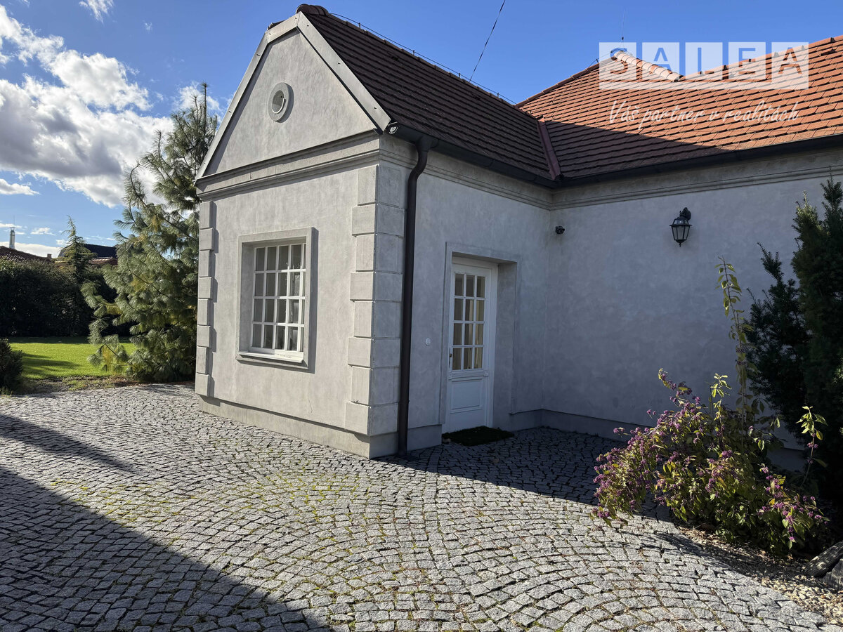 Rodinný dom vhodný na bývanie alebo reprezentatívne kancelár - 12