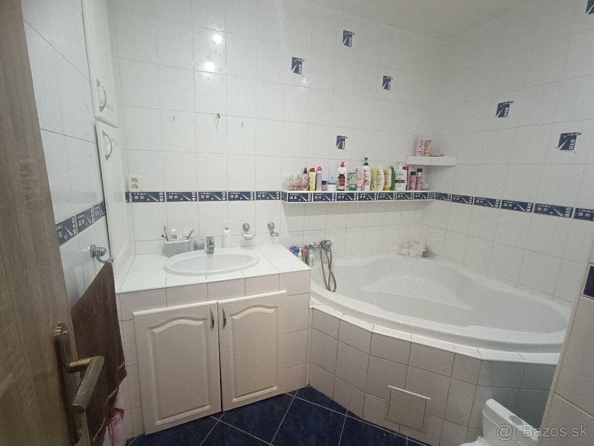 ZNÍŽENÁ CENA 3 izbový byt - Prof. Hlaváča Michalovce - 12
