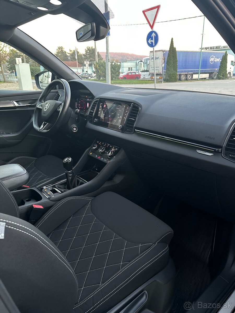 Škoda Karoq 1.5 TSI 110kw Sportline Manuál-6,M.2020,CarPlay - 12