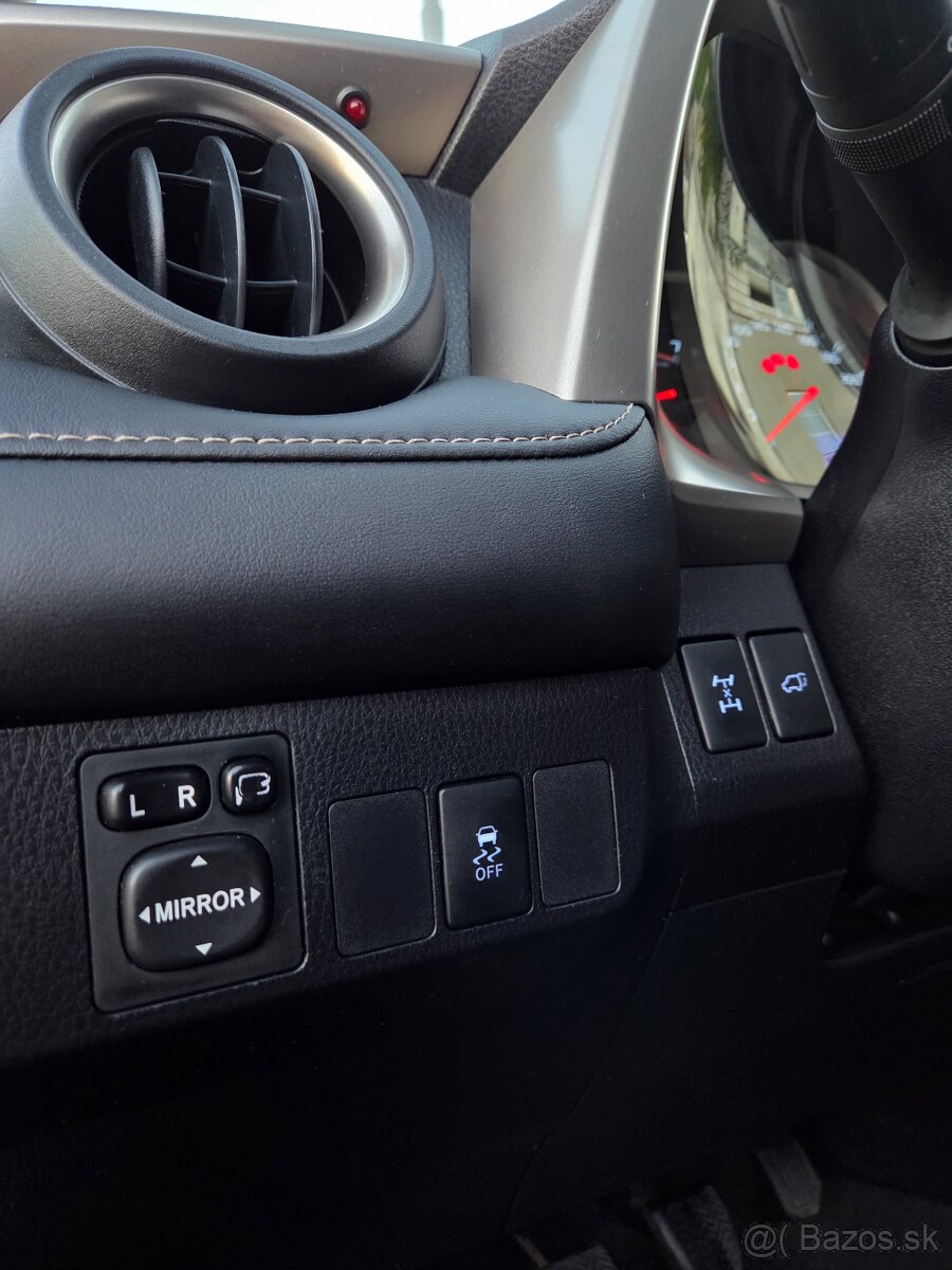 Toyota Rav4 2.0 D-4D - 12