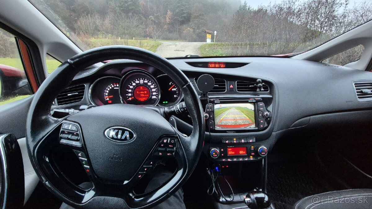 Kia Ceed SW 1.6 Gdi AT - 12