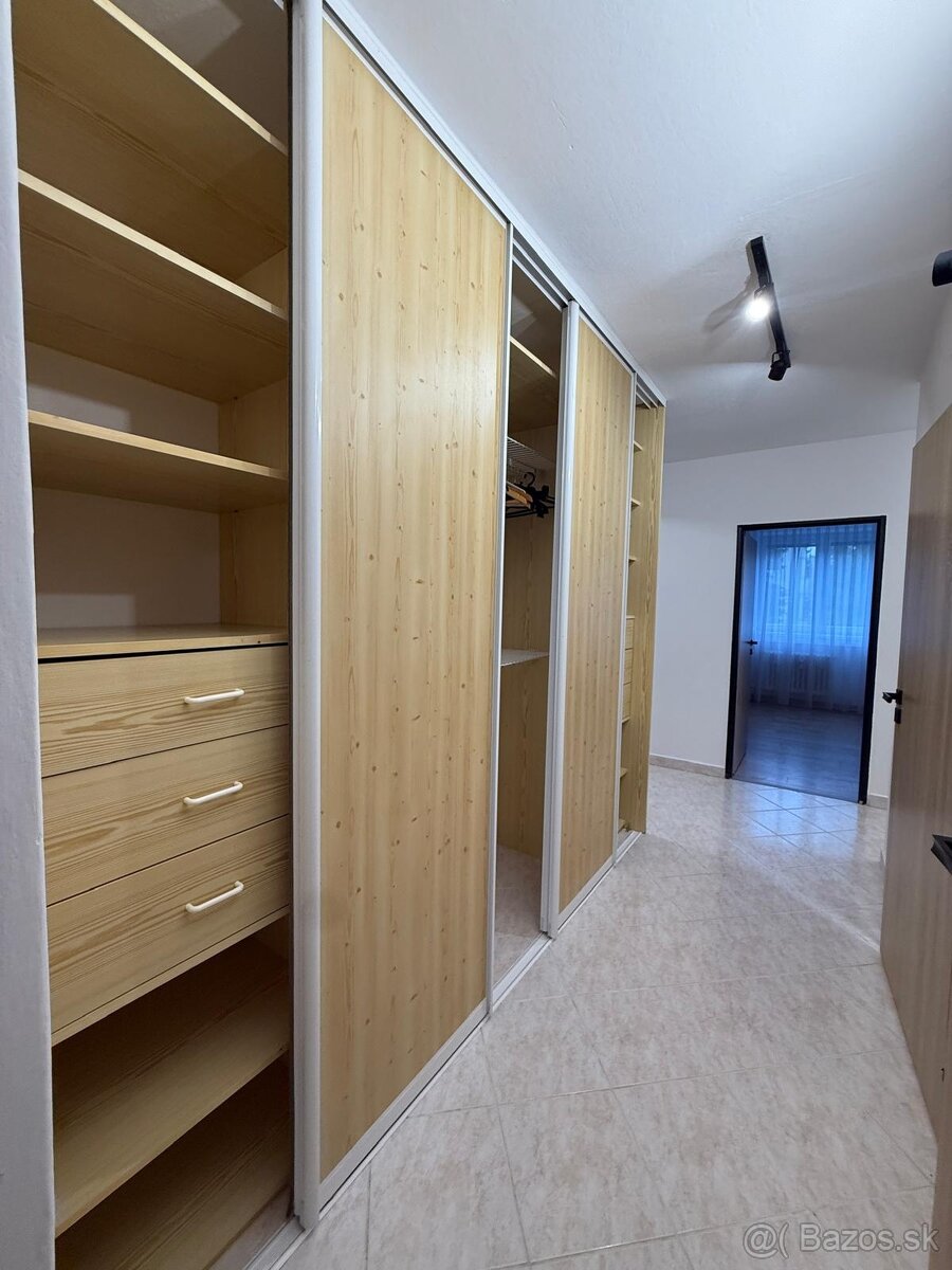 4i byt |balkón+loggia| NEZARIADENÝ | centrum Predmestská - 12
