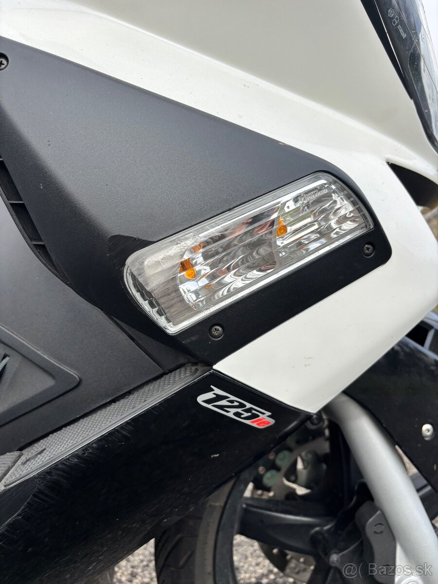 Aprilia sr max 125 - 12