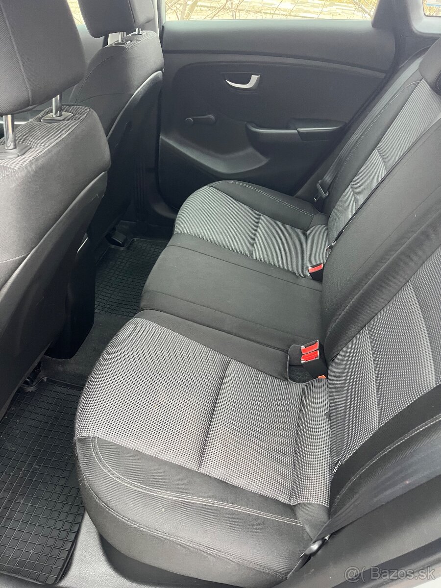 Hyundai i30 1.4 benzin - 12