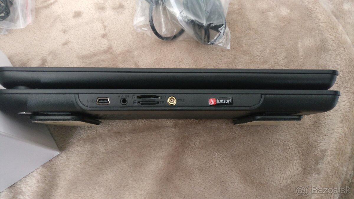 Centrálna multimedialna konzola do auta - 12