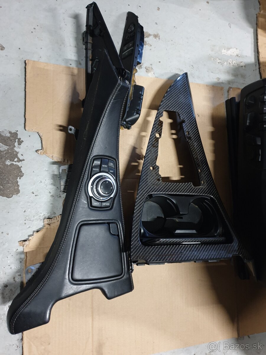 Interier M6 black - 12