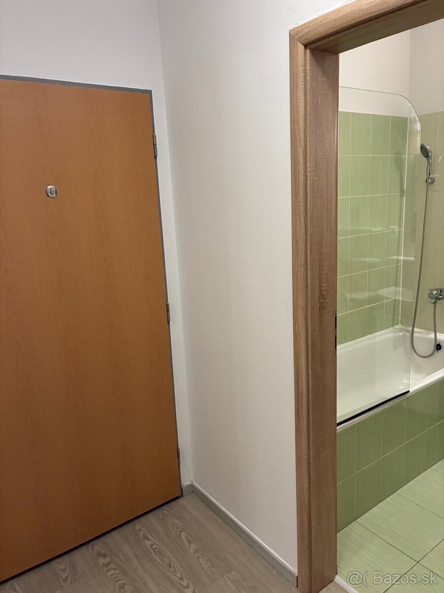 Prenájom 2 izbový byt Lichnerova Senec - 12