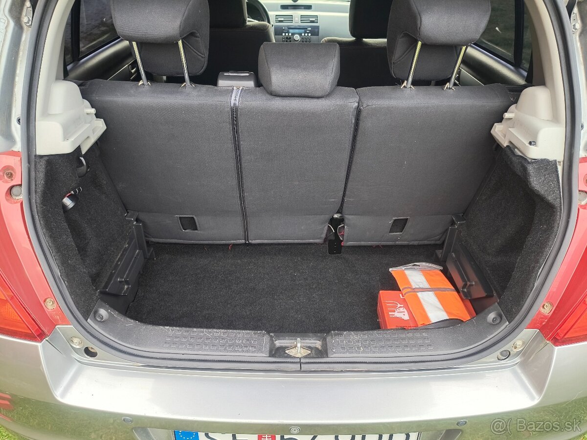 Suzuki Swift 1.3 - 12