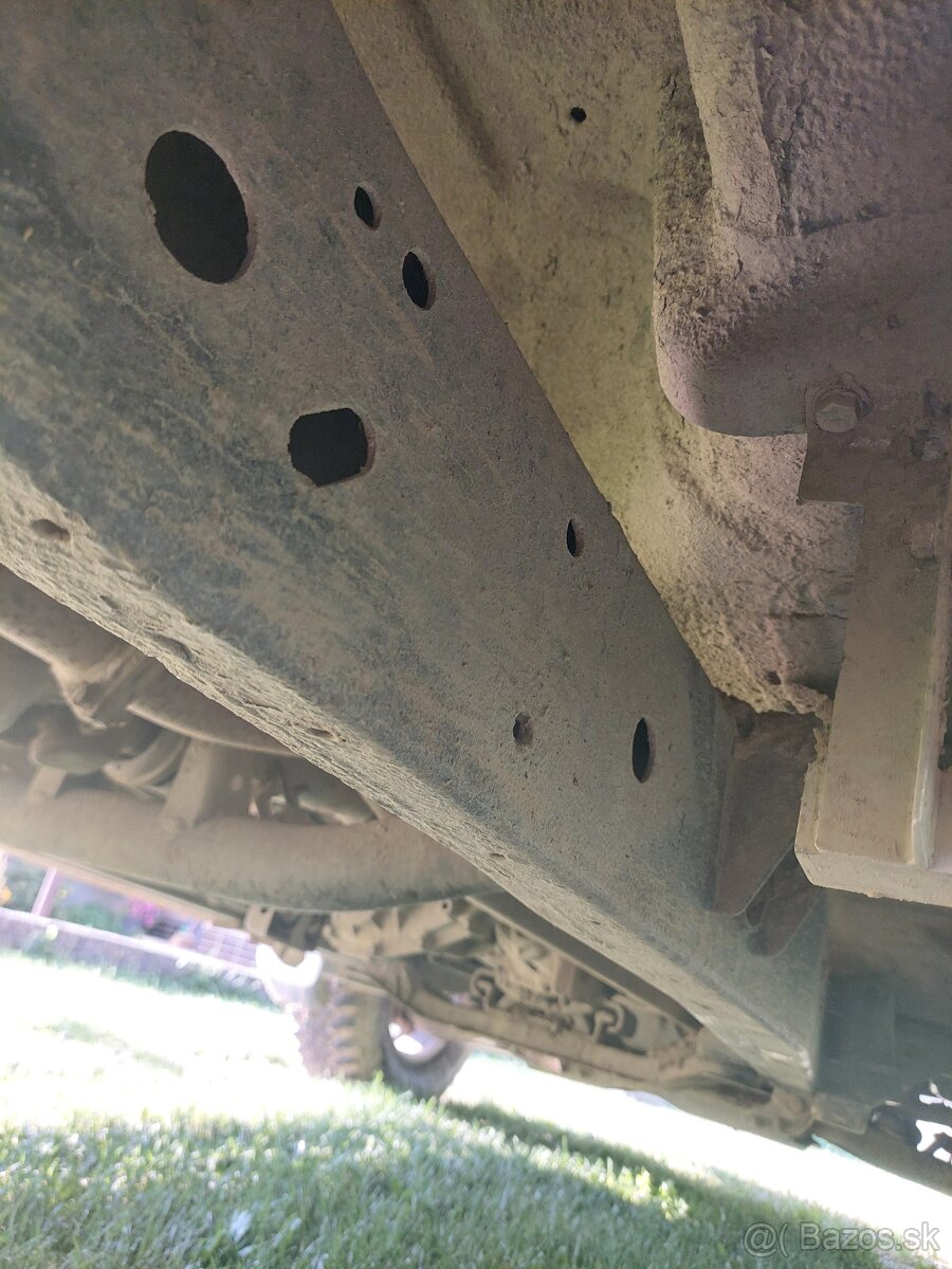 Mitsubishi L200 - 12